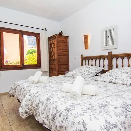 Charming With Pool In - Stunning Views Villa *