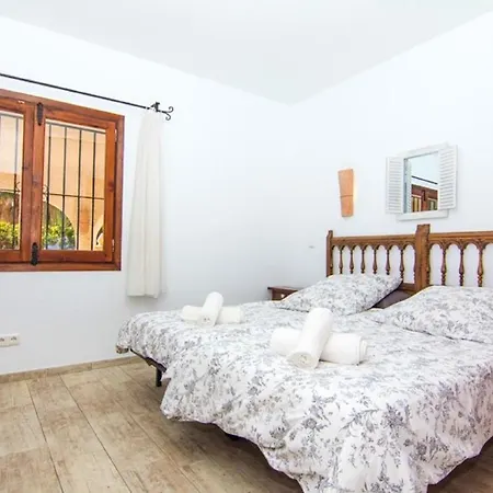 Charming With Pool In - Stunning Views