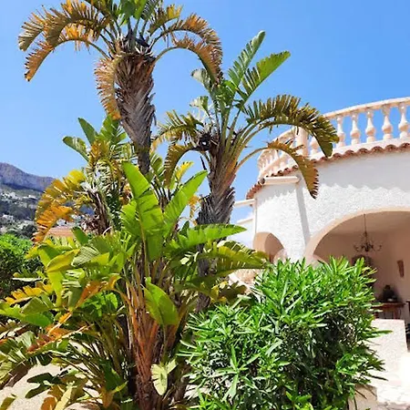 Charming With Pool In - Stunning Views